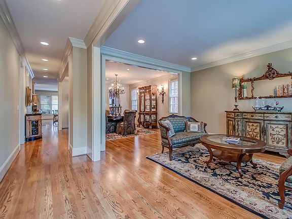 3rd image of 3664 Wareham Dr