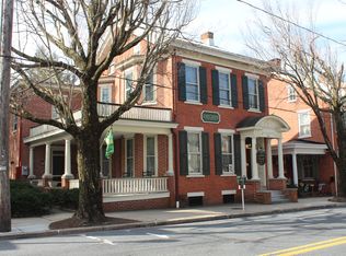 62 E Main St, Lititz, PA 17543