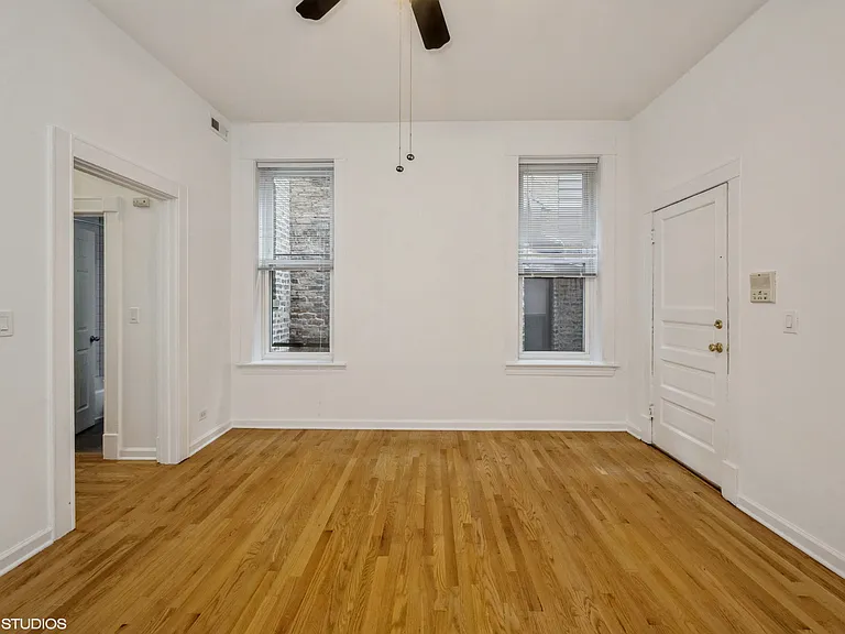2528 N Burling St #3W — Photo 7