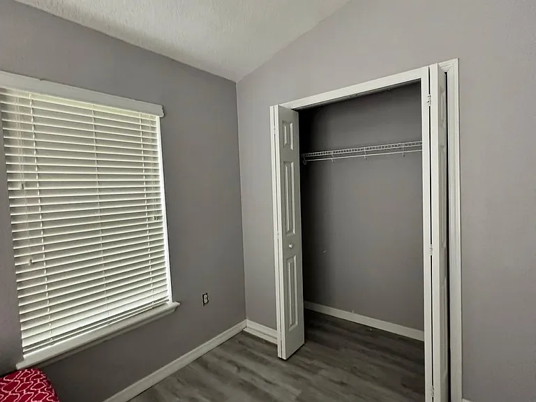 8326 Shallow Creek Ct — Photo 18
