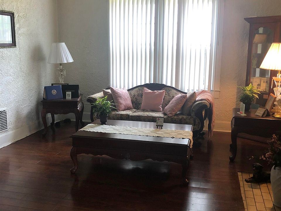 2nd image of 1337 42nd St