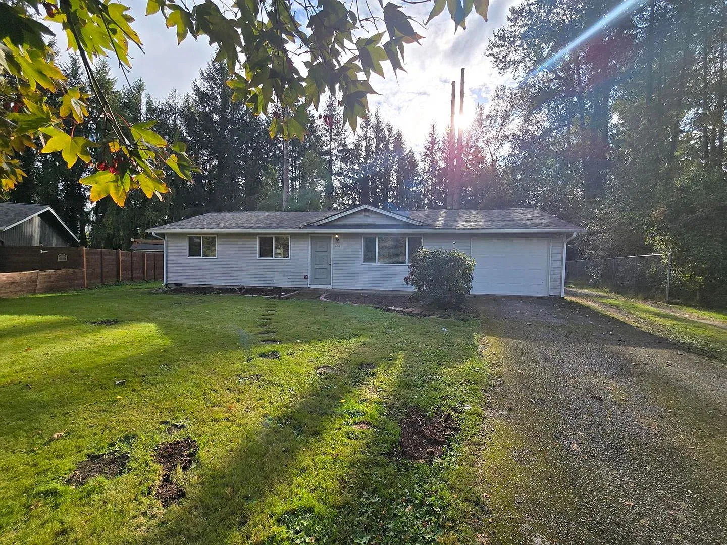 3 Bedroom, 1 Bathroom House — Photo 1