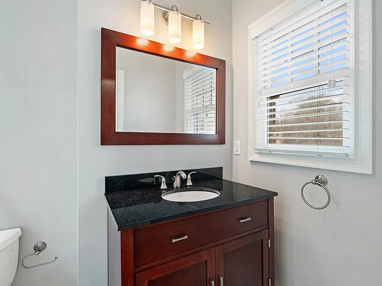 160 Park Pointe Cir #NA — Photo 35