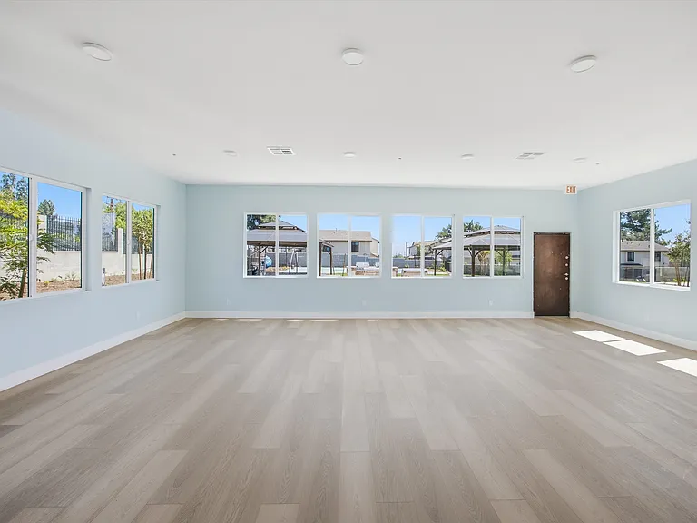 3164 N Sterling Ave #101 — Photo 17
