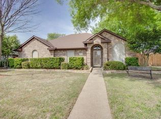 102 Kings Way, Red Oak, TX 75154