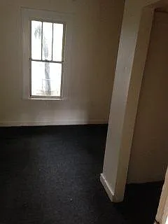 1031 N Florence Ave — Photo 4