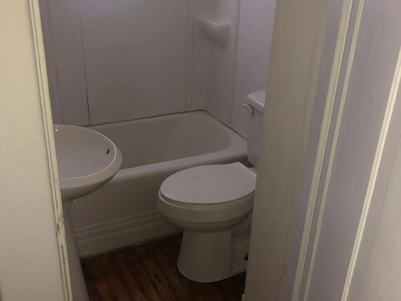 1 bed, 850 sqft, $1,150 — Photo 2