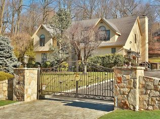 1 Far Hill Ln, Pleasantville, NY 10570