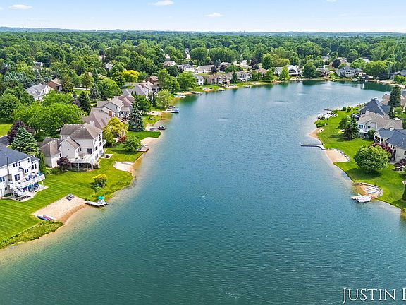 4th image of 7809 Hidden Lake Dr