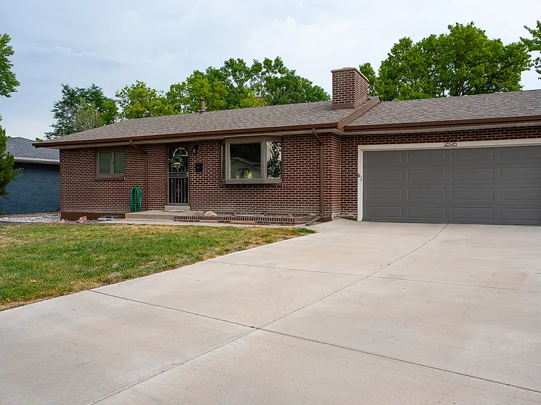 2696 S Norman Ct — Photo 2