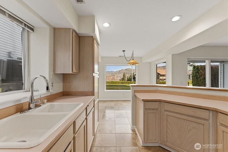 2nd image of 2305 W Woodin Ave #2E