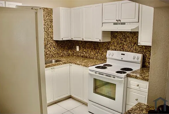3 bed, 1100 sqft, $2,700 — Photo 4