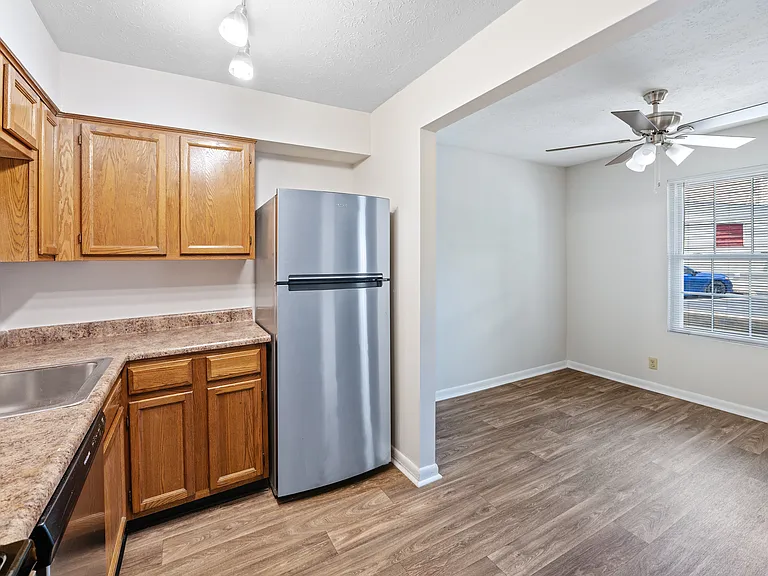 1870 Frankfort Ave #11 — Photo 9