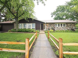 1165 Landwehr Rd, Northbrook, IL 60062