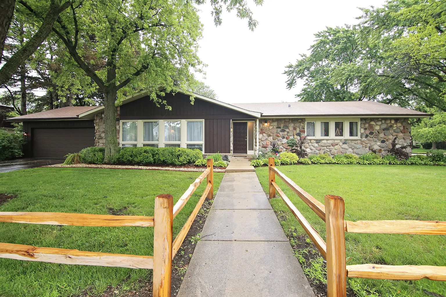 1165 Landwehr Rd photo 1
