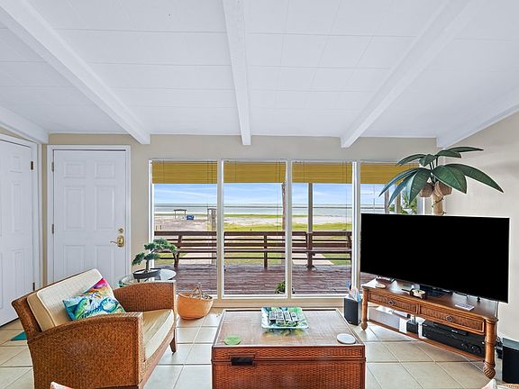 3rd image of 715 Bayshore Dr