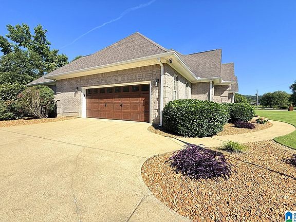 3rd image of 2890 Buckhaven Dr