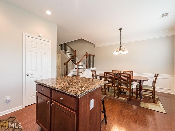 5th image of 2557 Speer Ct SE