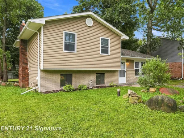 711 Harry Paul Dr, Lake Orion, MI 48362