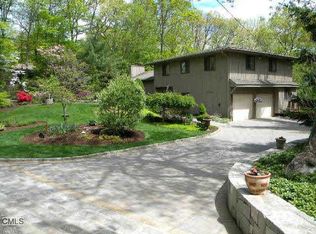 15 Sunset Dr, New Fairfield, CT 06812