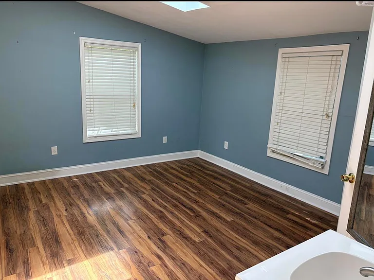 1043 Crescent Ave — Photo 7