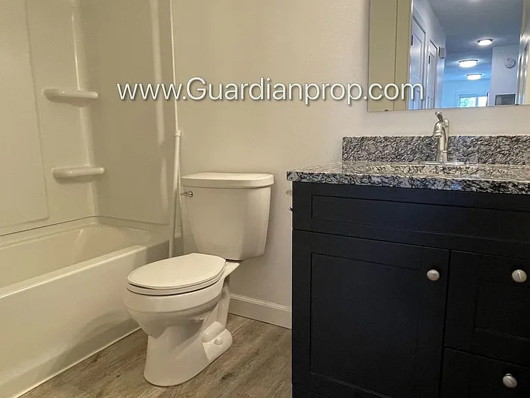 735 Tyler St NE #8 — Photo 12
