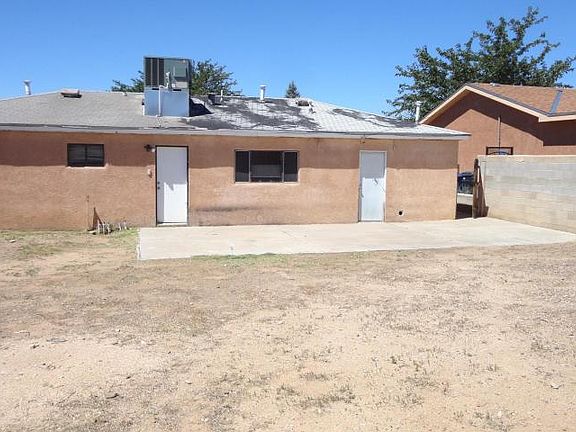 2nd image of 1416 Glorieta St NE