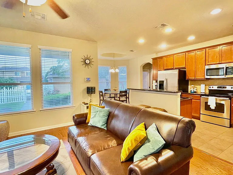 719 Heritage Springs Trl — Photo 4