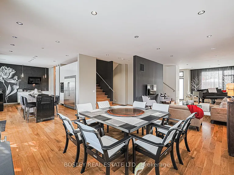 10 Graystone Gdns — Photo 4