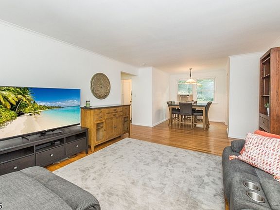 5th image of 349 Bloomfield Ave #85