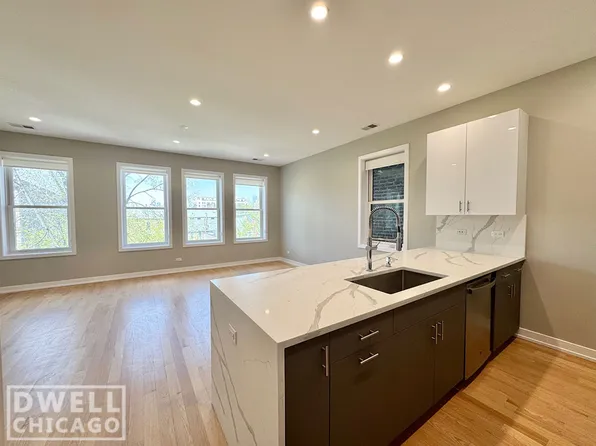 969 W 18th St #3, Chicago, IL 60608