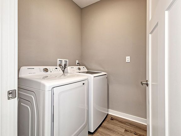 5th image of 287 Olivia Dr