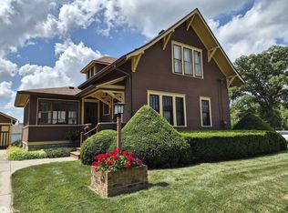 604 8th Ave, Grinnell, IA 50112