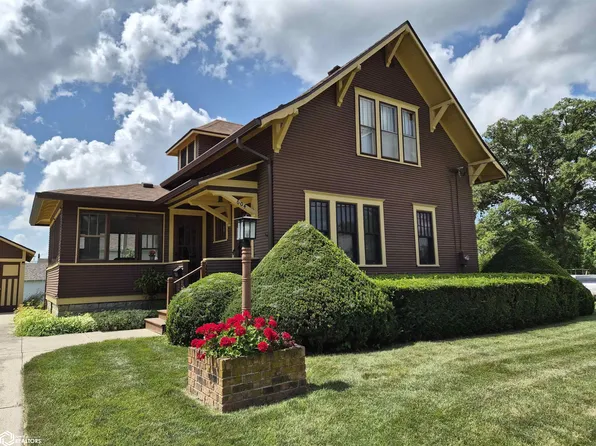 604 8th Ave, Grinnell, IA 50112
