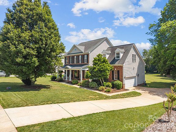 2nd image of 125 Sundown Cove Dr