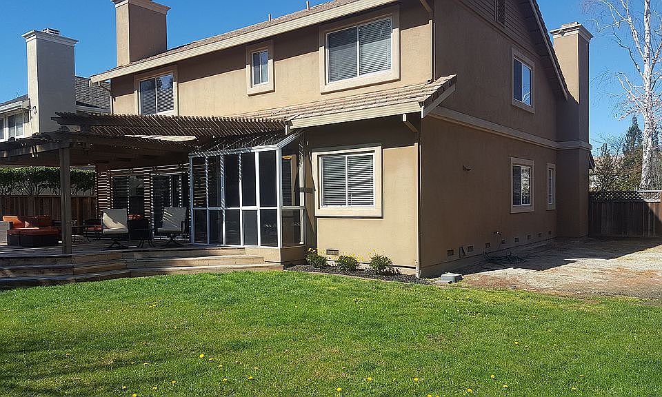 1st image of 5 Chatsworth Ct