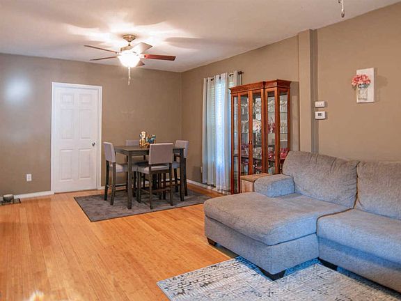 3rd image of 1008 S Helen St