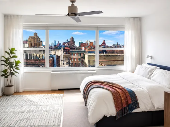 33 Greenwich Avenue image 1 of 9