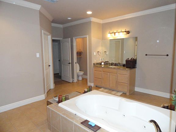 5th image of 4410 River Park Dr