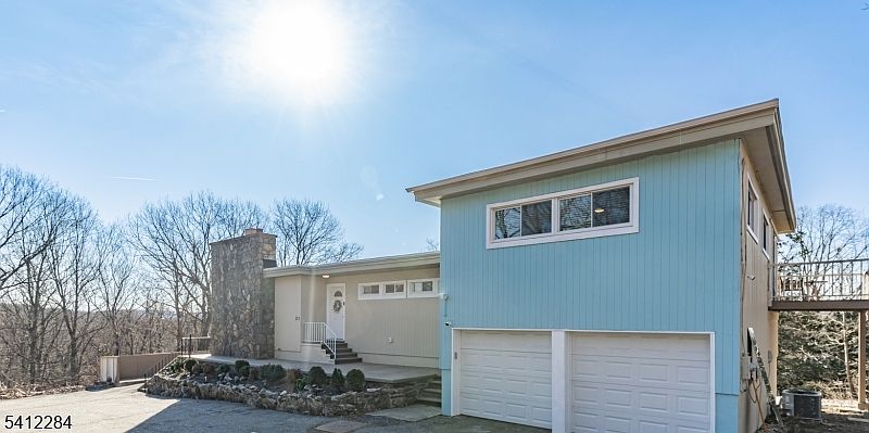 1st image of 21 Skyview Rd