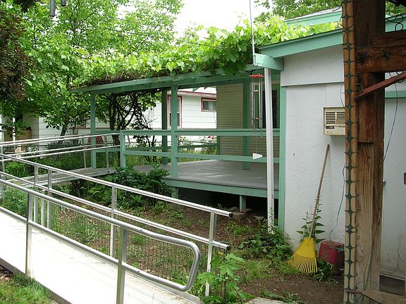 3rd image of 612 S 14th Ave