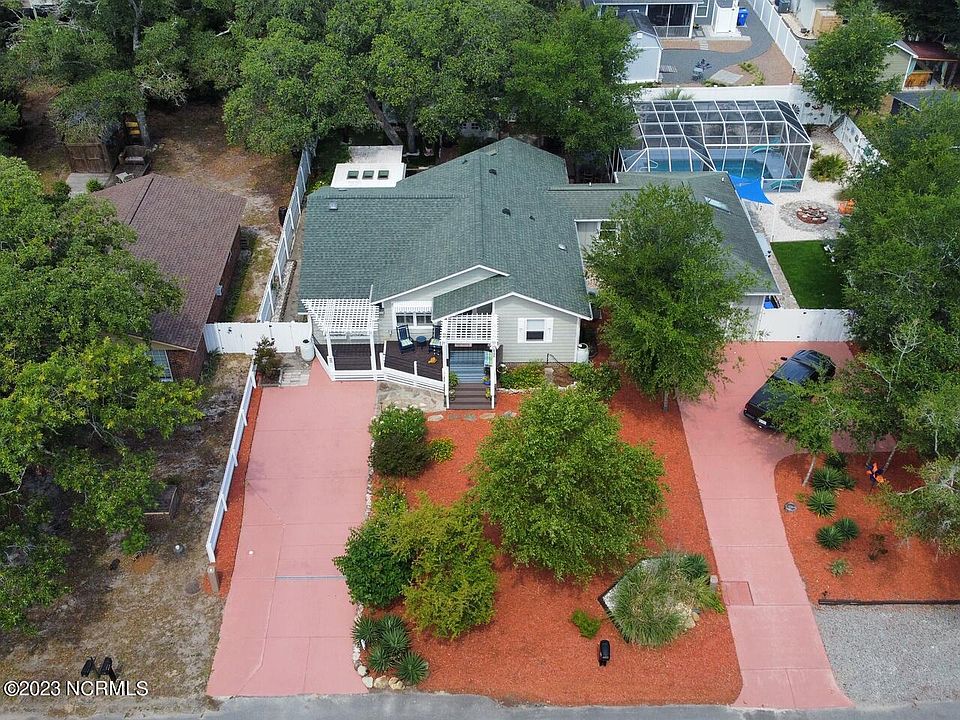 1st image of 135 NW 2nd Street