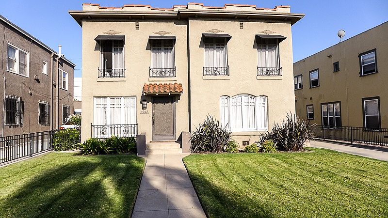 1st image of 1946 1/2 S Bronson Ave