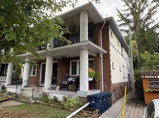 3 Bonfield Ave #1, Toronto, ON M4E1B9