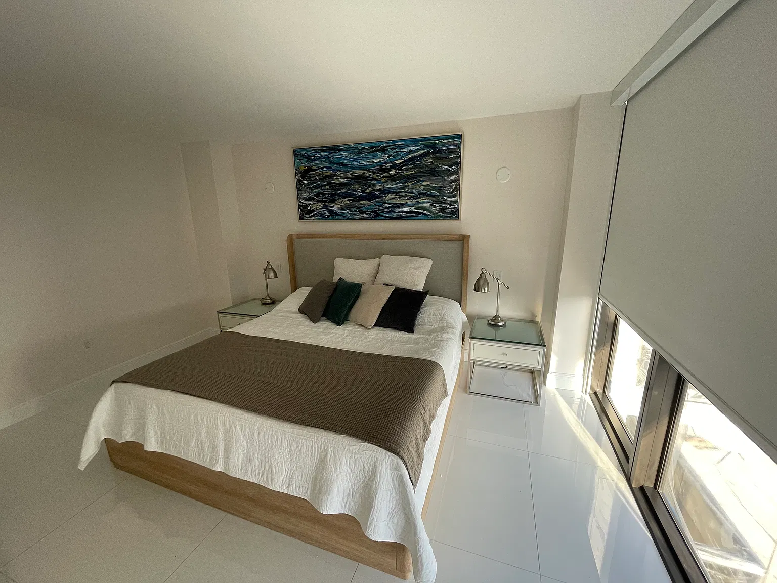 1 bed, 955 sqft, $2,990 — Photo 3