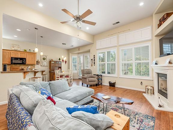5th image of 1043 Leisure Dr