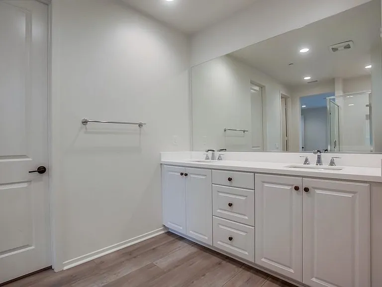 693 Gemstone Dr — Photo 17