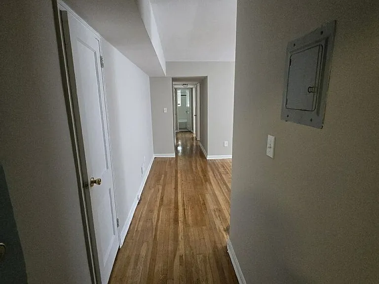 405 Division Ave NE — Photo 3