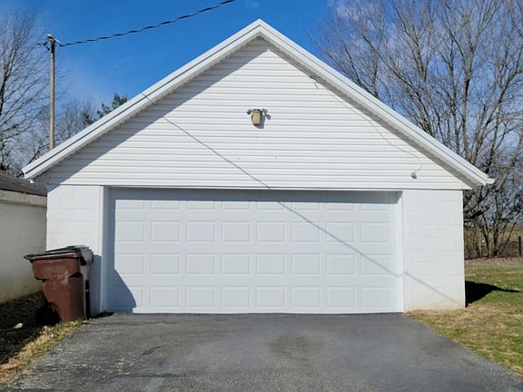 4th image of 3037 Old Owingsville Rd