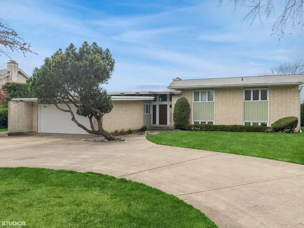 1330 Carol Ln, Deerfield, IL 60015